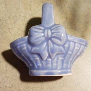 VTG.LOOMCO LITTLE CERAMIC BASKET. ADORABLE @